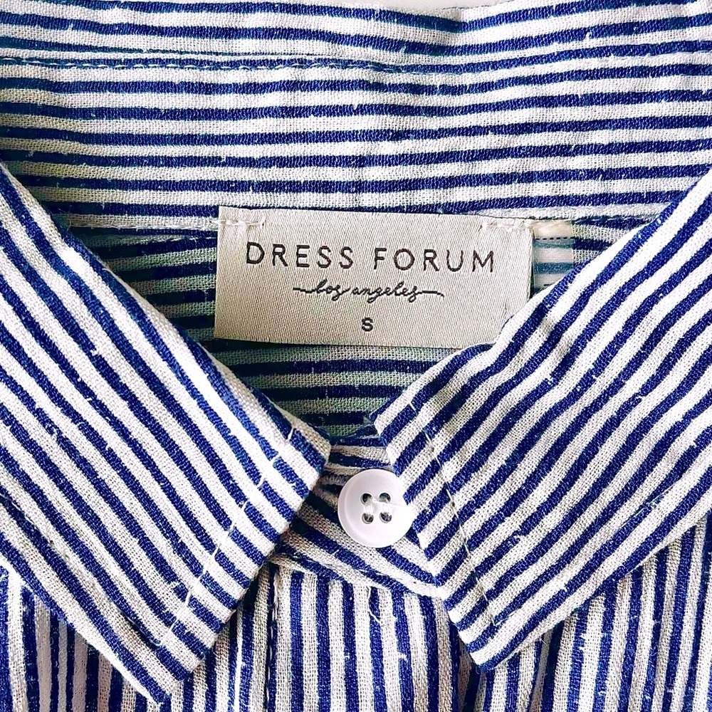Dress Forum Blue and White Button Crop Top